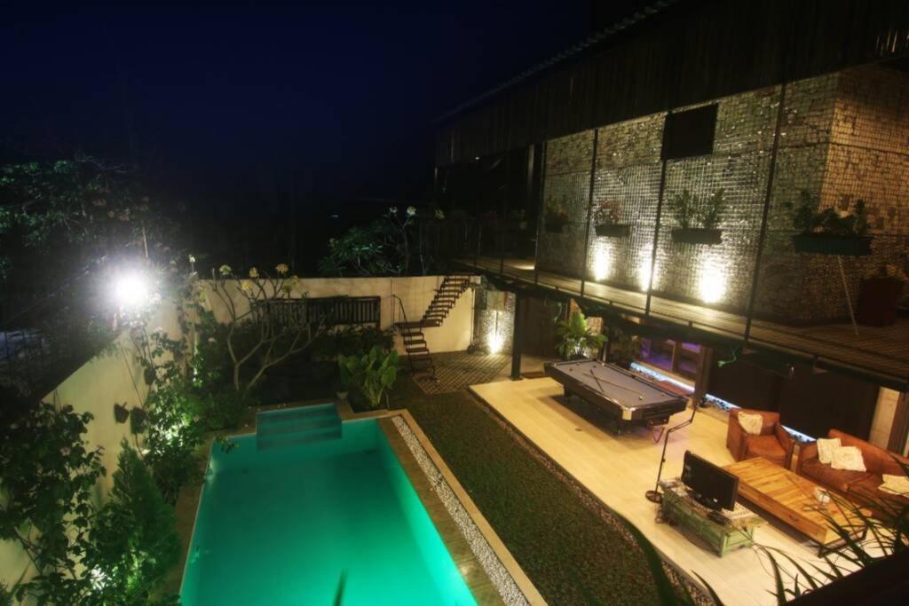 Villa Amalura I Yogyakarta Extérieur photo